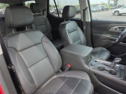 Used 2021 Chevrolet Traverse LT w/ LT Premium Package image 24