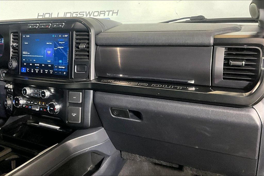 Used 2024 Ford F250 Lariat w/ Lariat Ultimate Package AWD/4WD image 12