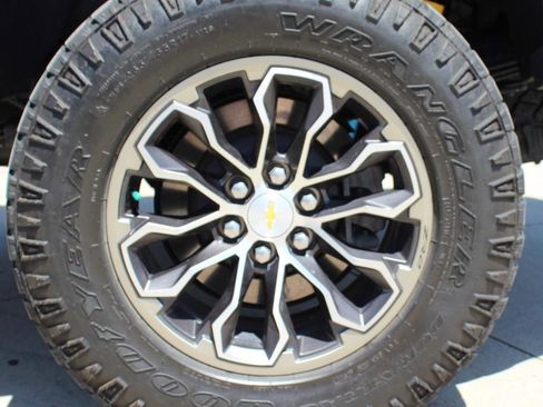 Used 2022 Chevrolet Colorado ZR2 AWD/4WD image 15