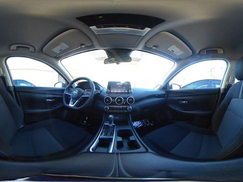 Used 2025 Nissan Sentra SV image 41