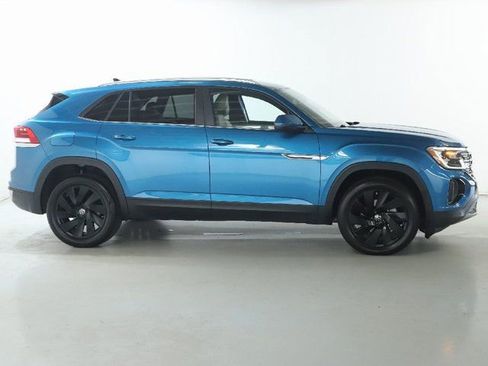 Used 2024 Volkswagen Atlas Cross Sport SE w/ Black Wheel Package FWD image 11
