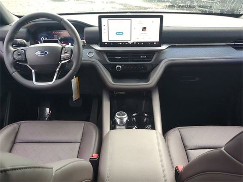New 2026 Ford Explorer Platinum image 16