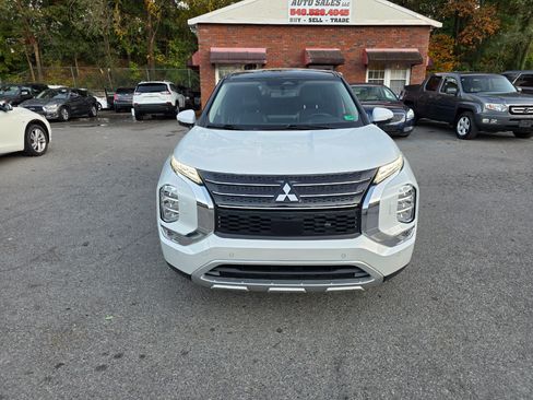 Used 2023 Mitsubishi Outlander Ralliart image 2