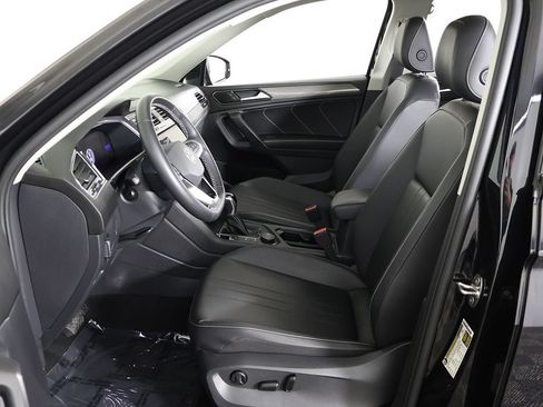 Used 2023 Volkswagen Tiguan SE AWD/4WD image 30
