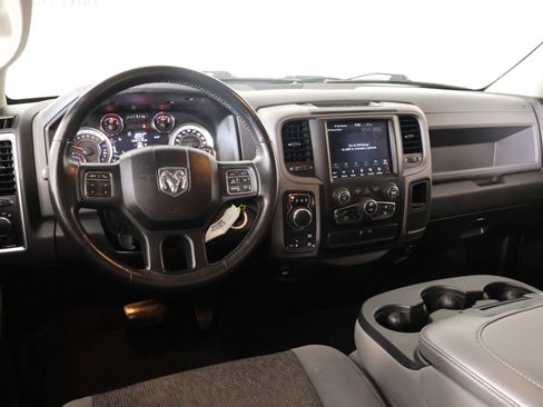 Used 2019 RAM 1500 Classic SLT w/ Luxury Group AWD/4WD image 2