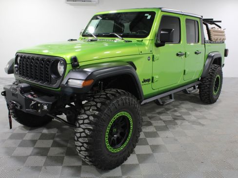 Used 2025 Jeep Gladiator Sport AWD/4WD image 32