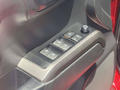 Used 2022 Toyota Tacoma SR5 RWD image 15