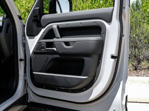 New 2026 Land Rover Defender 110 X-Dynamic SE AWD/4WD image 53