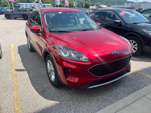 Used 2020 Ford Escape SE AWD/4WD image 2