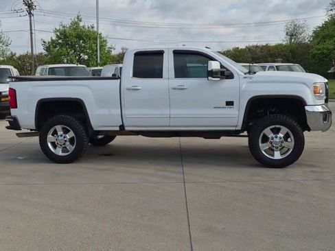 Used 2016 GMC Sierra 2500 SLE w/ SLE Preferred Package image 9
