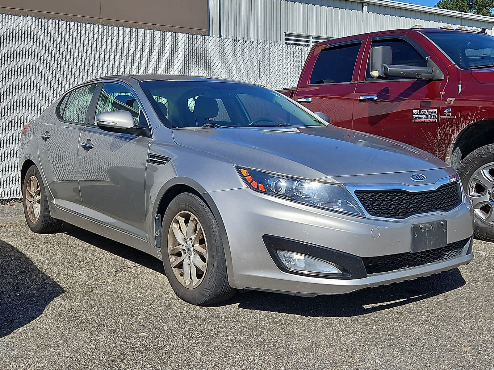 Used 2012 Kia Optima LX w/ Convenience Pkg FWD image 2