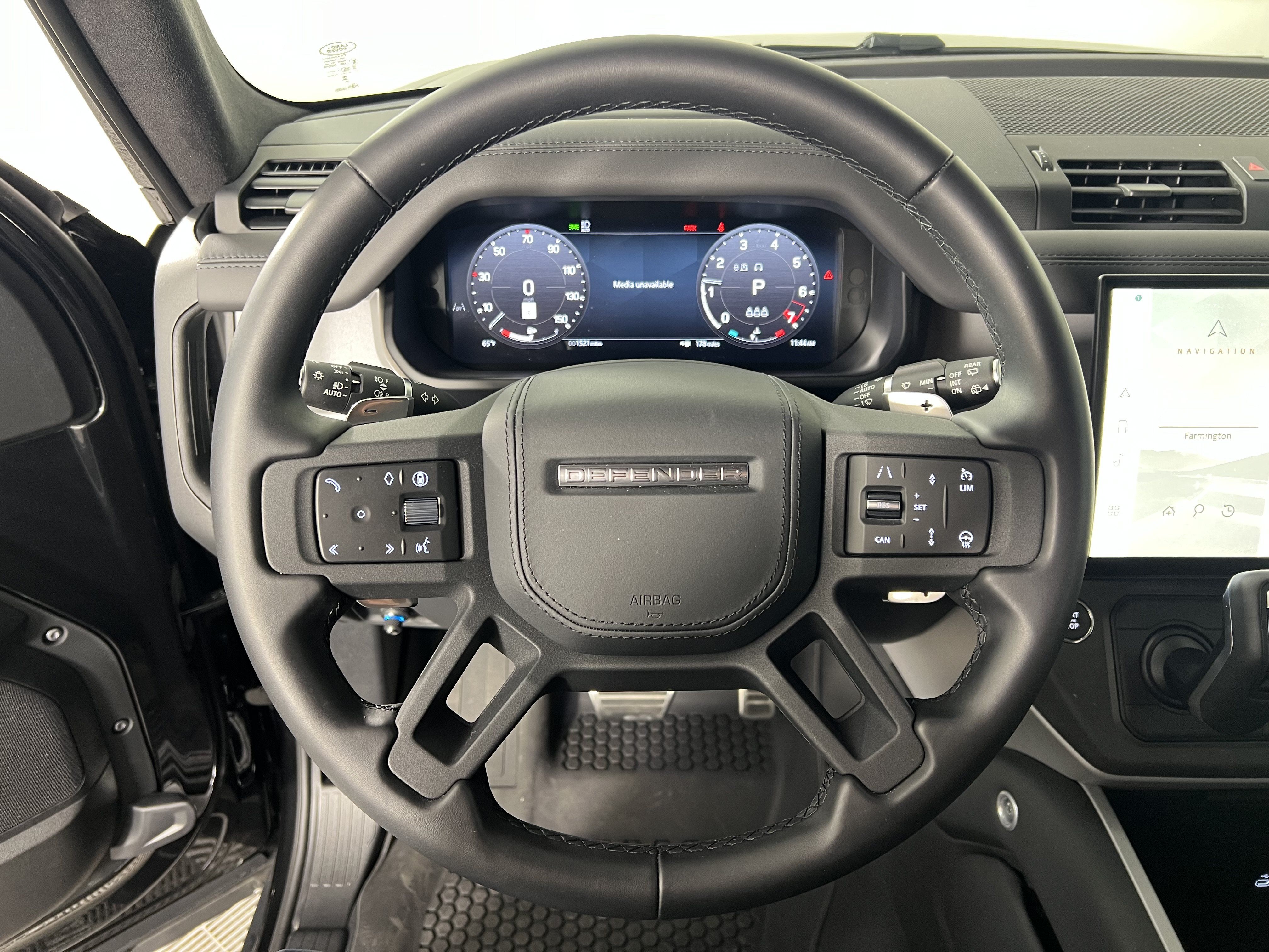 Used 2026 Land Rover Defender 90 V8 AWD/4WD image 26