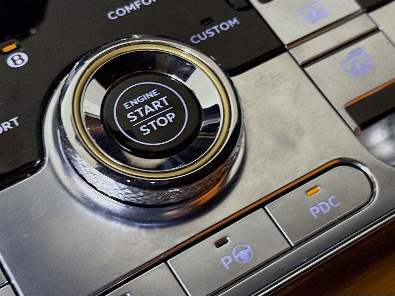 Used 2022 Bentley Flying Spur W12 AWD/4WD image 14