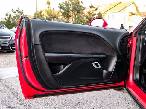 Used 2015 Dodge Challenger SRT w/ Technology Group image 41