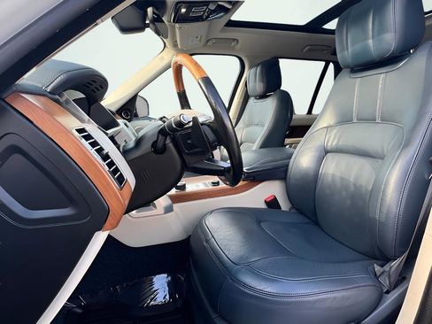 Used 2019 Land Rover Range Rover HSE image 15