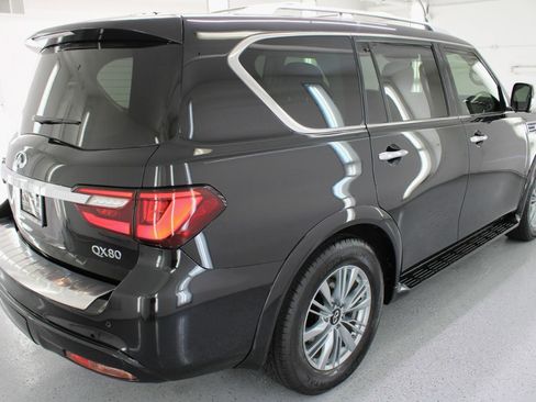 Used 2021 INFINITI QX80 Luxe w/ All-Season Package RWD image 9