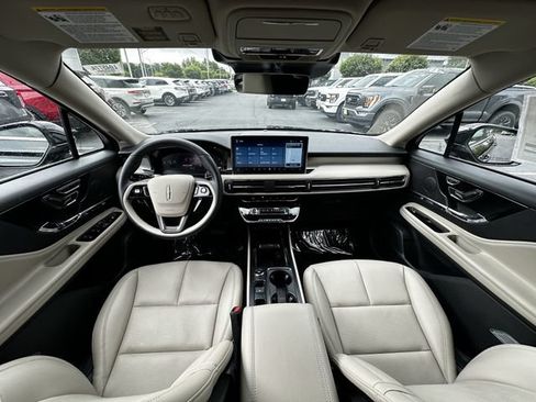 Certified 2025 Lincoln Corsair AWD w/ Equipment Group 101A image 16