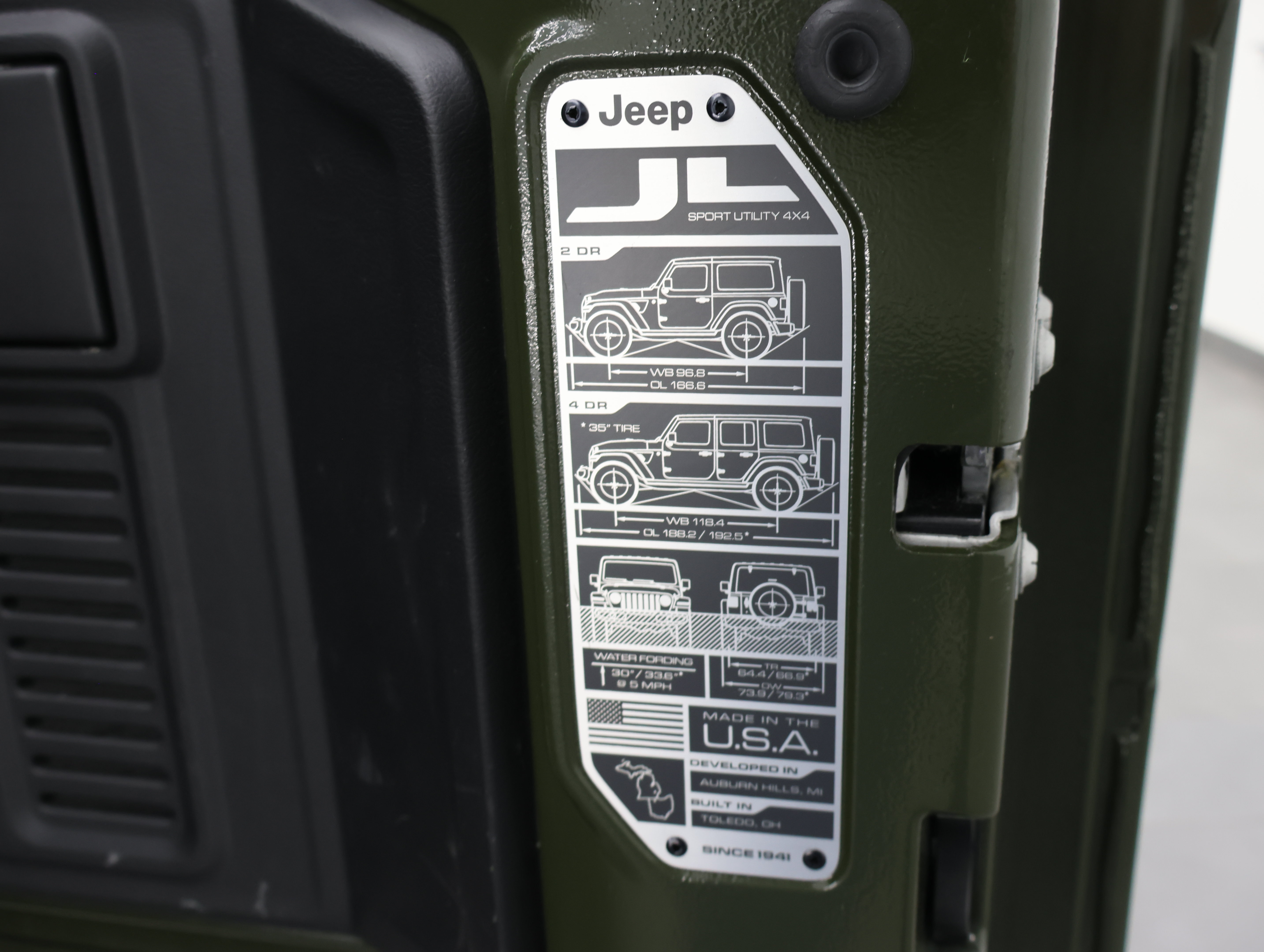 Used 2023 Jeep Wrangler Unlimited Sport AWD/4WD image 28