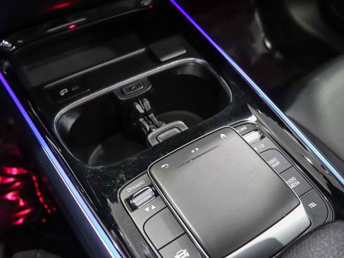 Certified 2022 Mercedes-Benz GLB 250 image 23