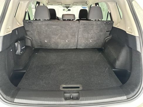 Used 2024 Nissan Rogue S AWD/4WD image 23