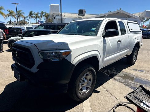 Used 2020 Toyota Tacoma SR RWD image 4