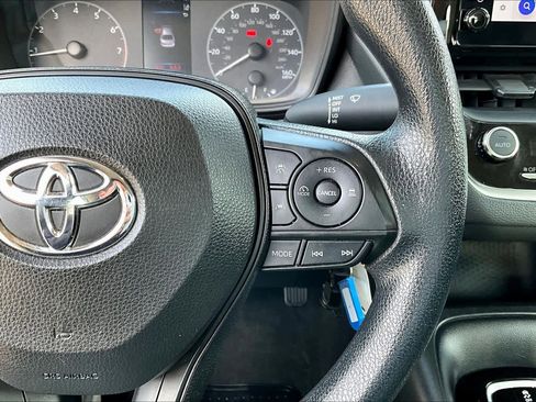 Used 2023 Toyota Corolla LE image 24