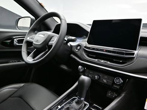 New 2026 Jeep Compass Altitude image 13