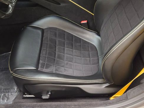 Used 2022 Ferrari Roma RWD image 33