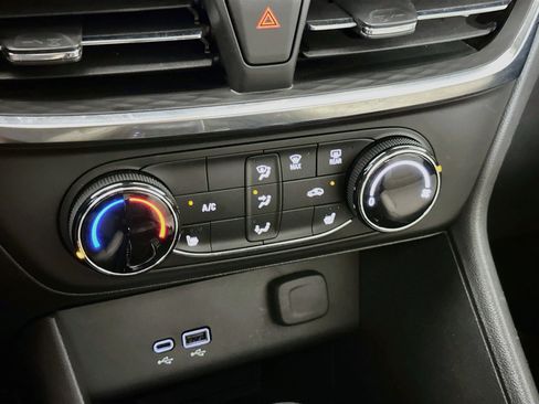 Used 2024 Buick Encore GX Preferred w/ Comfort Package FWD image 23