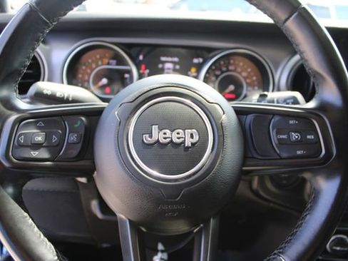 Used 2022 Jeep Wrangler Unlimited Sport AWD/4WD image 16