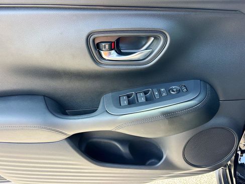 Certified 2025 Honda HR-V LX image 20