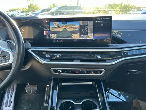 Used 2023 BMW X7 xDrive40i w/ Executive Package image 25