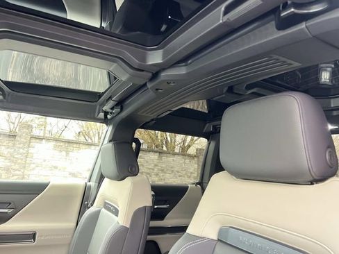 New 2026 GMC Hummer EV 2X image 19