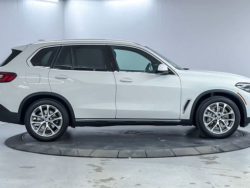 Certified 2023 BMW X5 xDrive40i w/ Premium Package AWD/4WD image 8