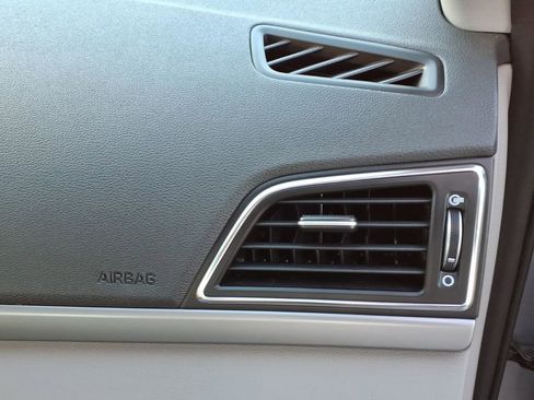 Used 2017 Hyundai Elantra ECO w/ Cargo Package image 29