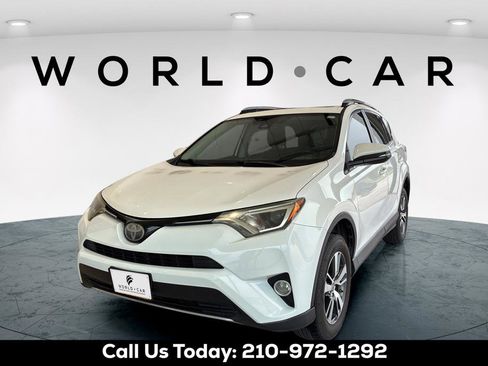 Used 2018 Toyota RAV4 XLE w/ Plus Extra Value Package FWD image 14