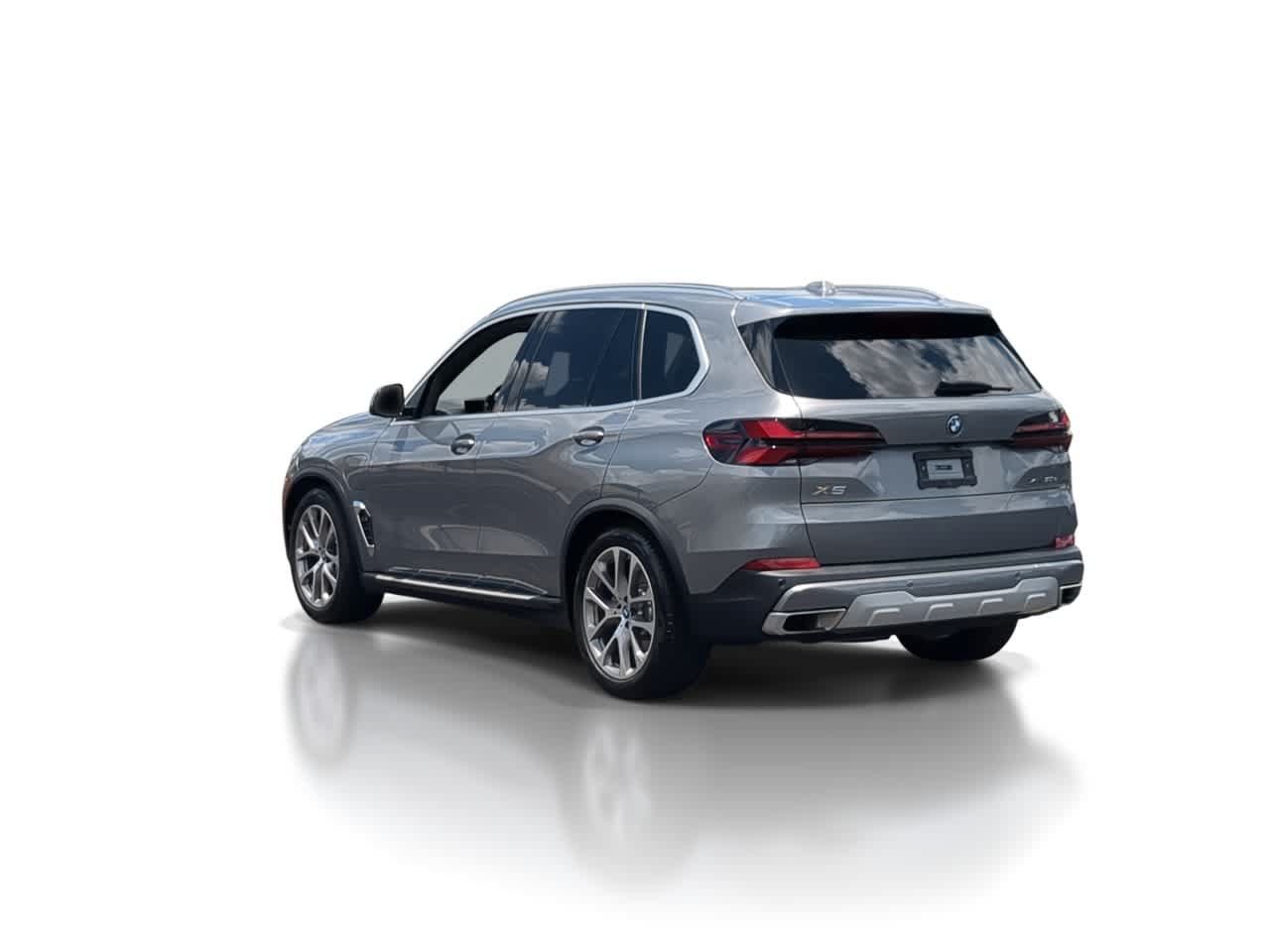 Used 2024 BMW X5 xDrive50e AWD/4WD image 6