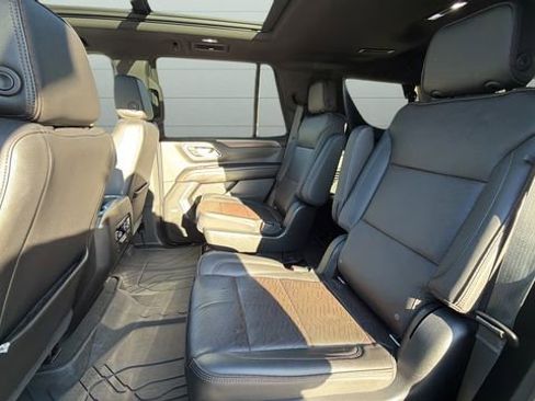 Used 2021 Chevrolet Tahoe High Country w/ Premium Package AWD/4WD image 21