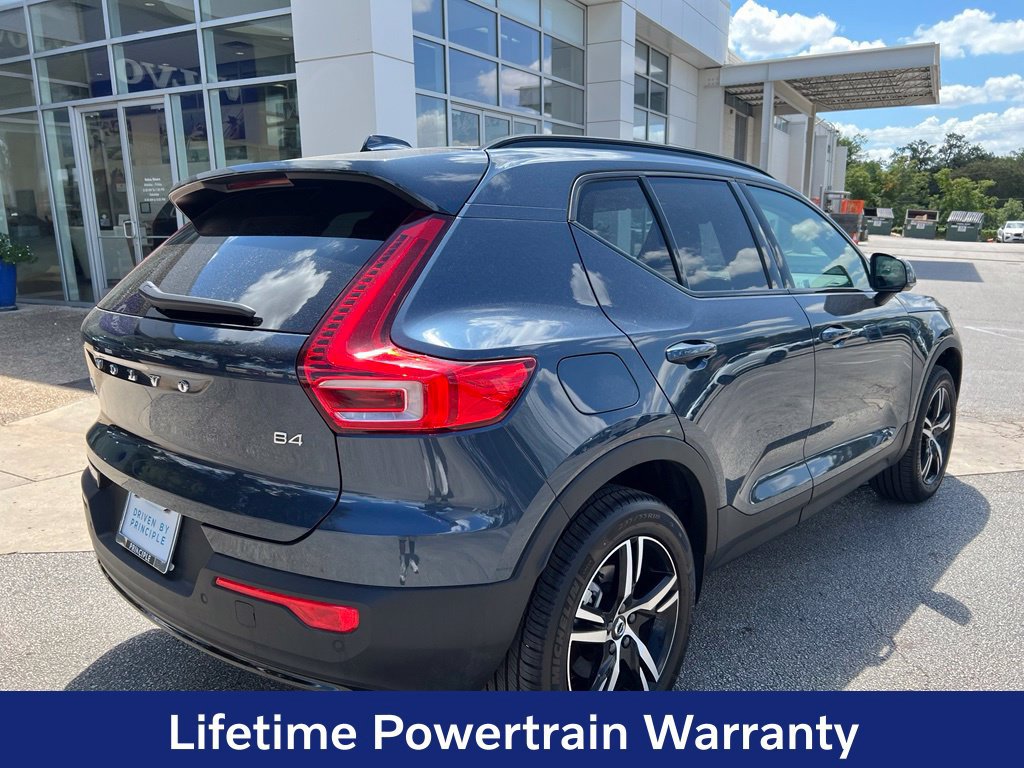 Certified 2026 Volvo XC40 B4 Core FWD image 7