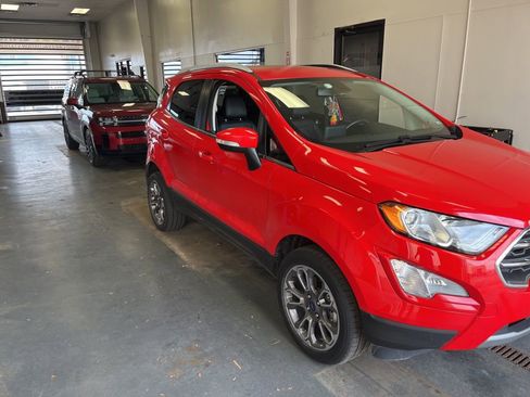 Used 2021 Ford EcoSport Titanium image 1