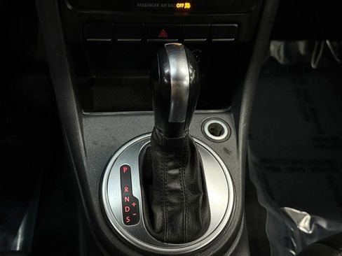 Used 2013 Volkswagen Beetle 2.5 FWD image 28