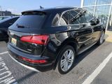 Used 2019 Audi Q5 Prestige w/ Prestige Package image 3