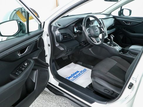 Used 2023 Subaru Outback Premium AWD/4WD image 3