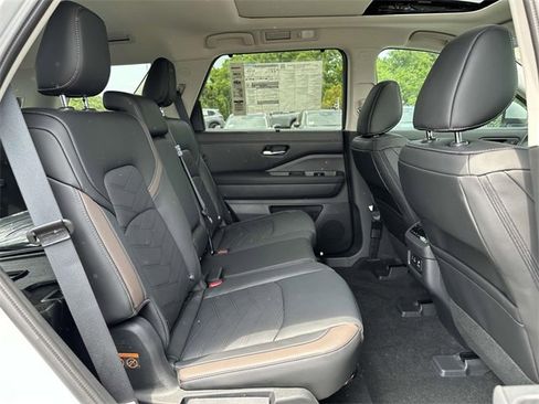 New 2025 Nissan Pathfinder Platinum w/ Cargo Package image 11