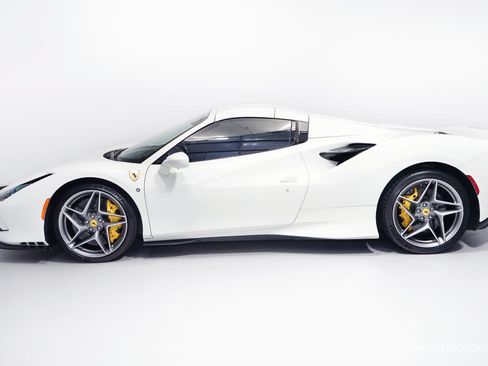 Used 2021 Ferrari F8 Tributo RWD image 5