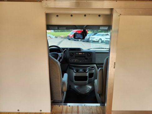 New 2027 Ford E-450 and Econoline 450 Super Duty w/ Power Equipment Group RWD image 18