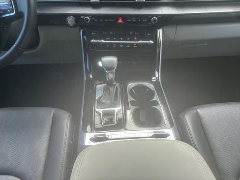 Used 2023 Kia Carnival SX image 11