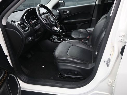 Used 2020 Jeep Compass Limited AWD/4WD image 12
