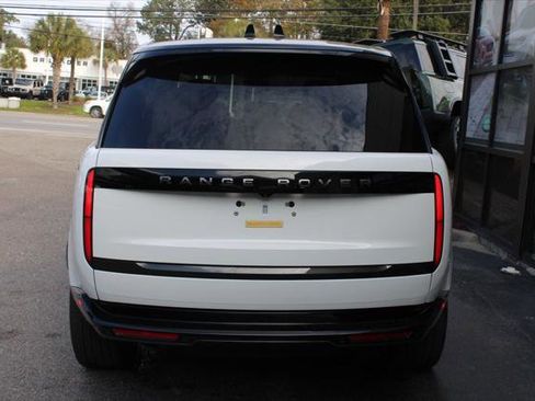 New 2025 Land Rover Range Rover Long Wheelbase SE image 8