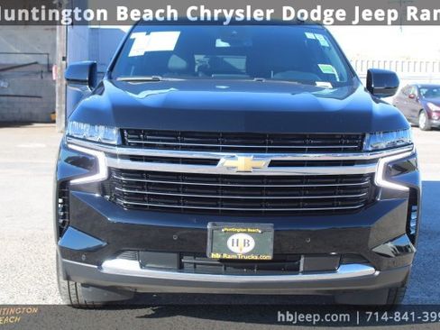 Used 2024 Chevrolet Suburban LT image 2